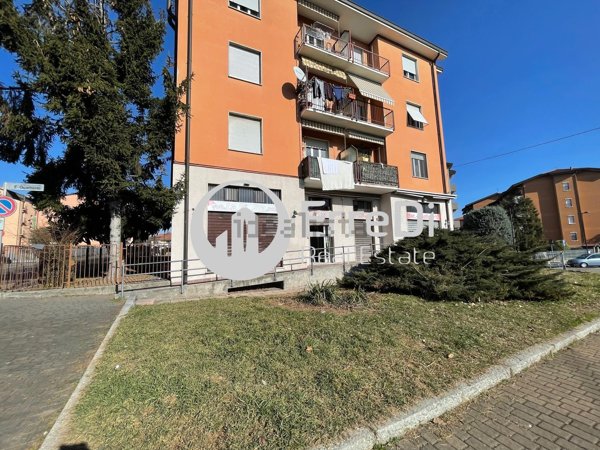 locale commerciale in vendita a Trezzo sull'Adda