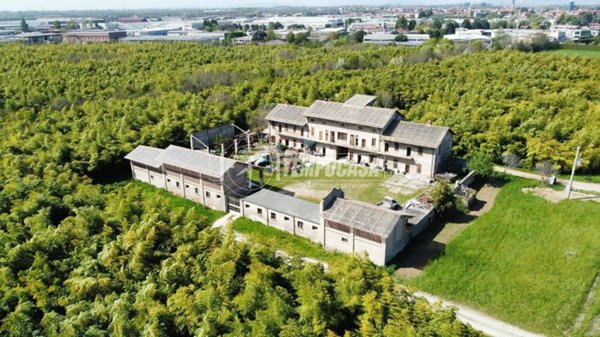 negozio in vendita a Trezzo sull'Adda