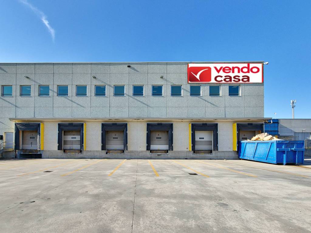 capannone in vendita a Trezzo sull'Adda
