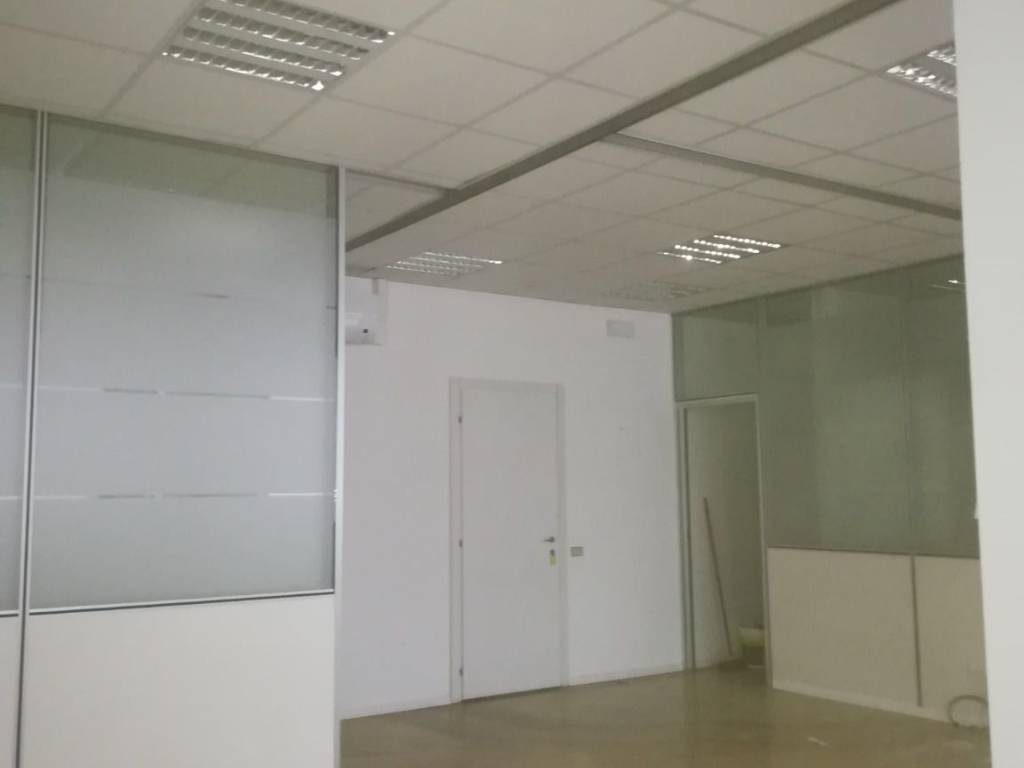 ufficio in vendita a Trezzo sull'Adda