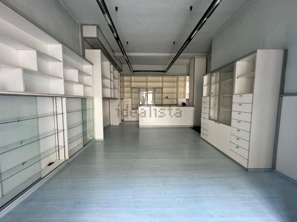 locale commerciale in vendita a Trezzo sull'Adda
