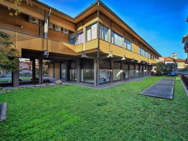negozio in vendita a Trezzo sull'Adda