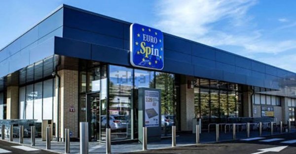 locale commerciale in vendita a Trezzo sull'Adda