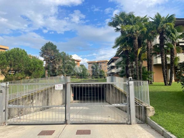 locale di sgombero in vendita a Trezzo sull'Adda