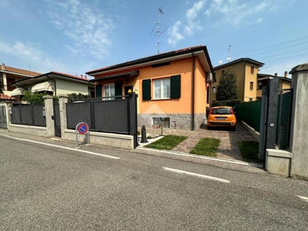 casa indipendente in vendita a Trezzo sull'Adda