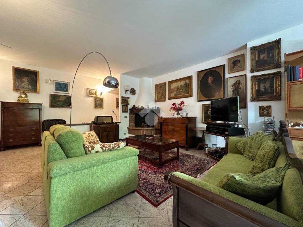 appartamento in vendita a Trezzo sull'Adda in zona Concesa