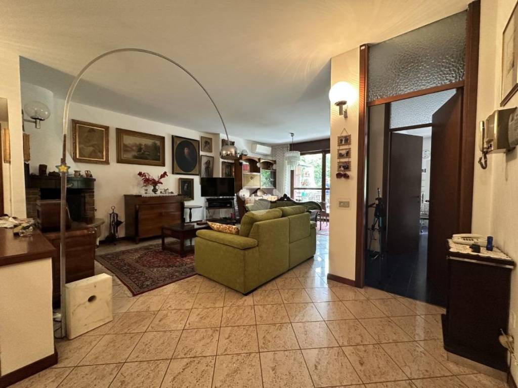 appartamento in vendita a Trezzo sull'Adda in zona Concesa