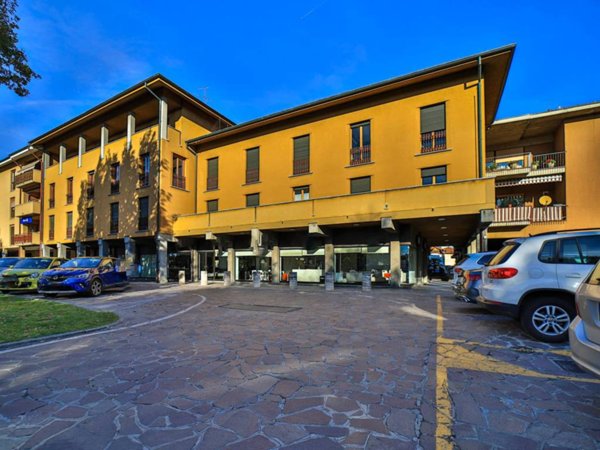 negozio in vendita a Trezzo sull'Adda