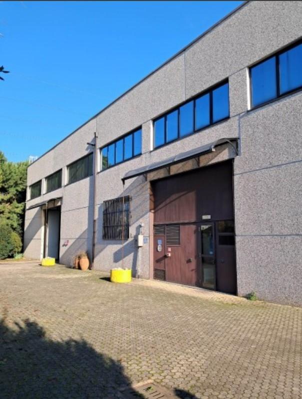 capannone in vendita a Trezzo sull'Adda