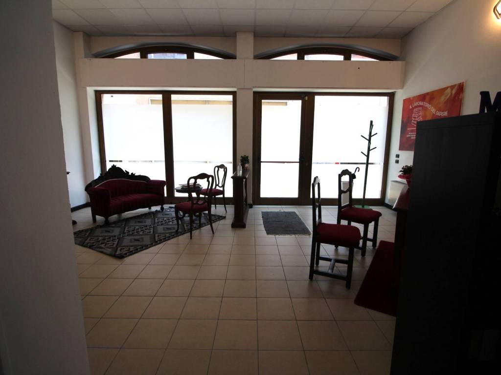 negozio in vendita a Trezzo sull'Adda