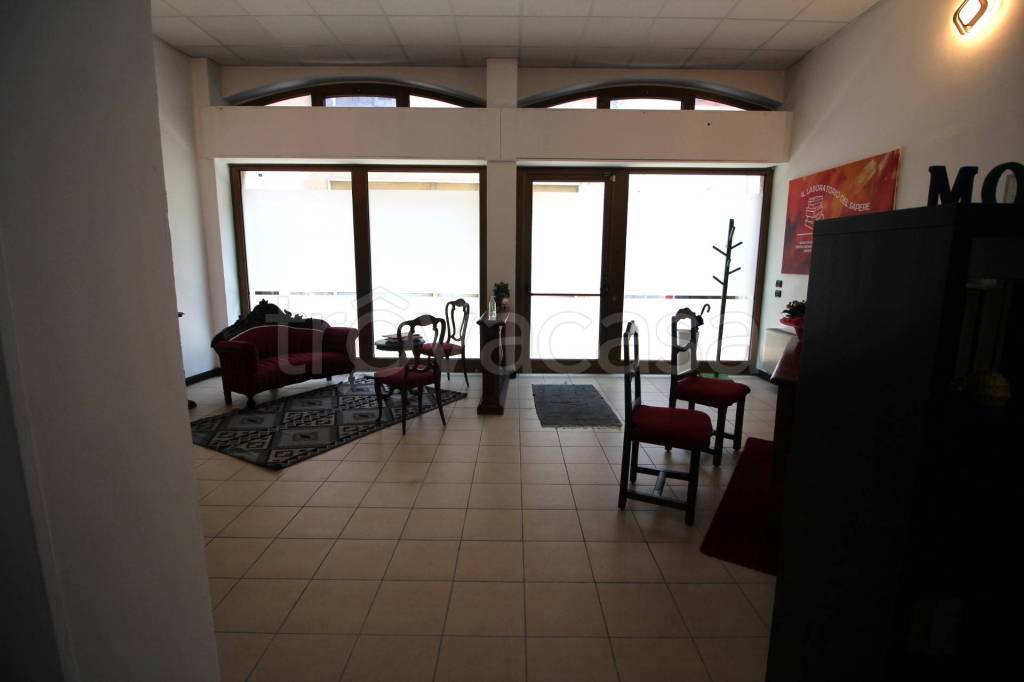 negozio in vendita a Trezzo sull'Adda