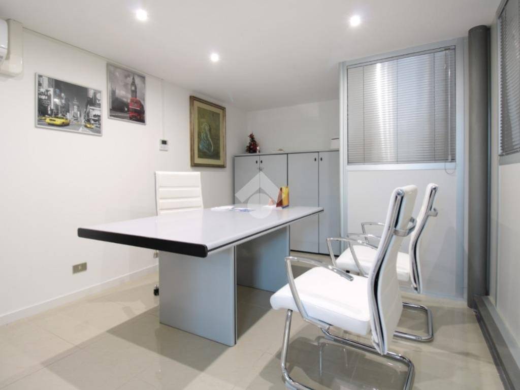 ufficio in vendita a Trezzo sull'Adda
