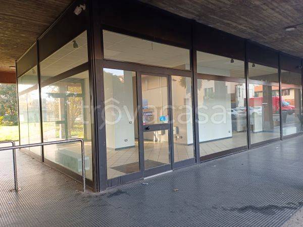 negozio in vendita a Trezzo sull'Adda