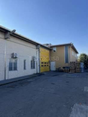 capannone in vendita a Trezzo sull'Adda