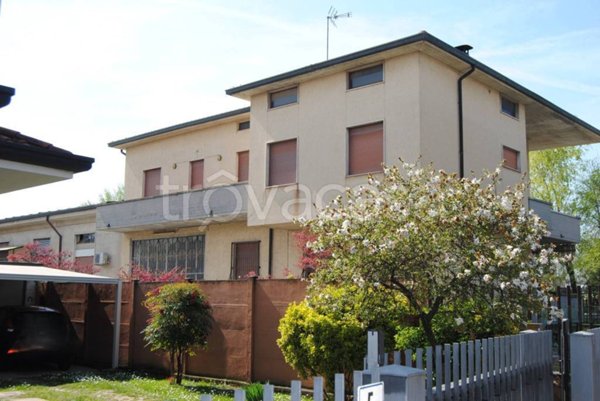 villa in vendita a Trezzo sull'Adda in zona Concesa