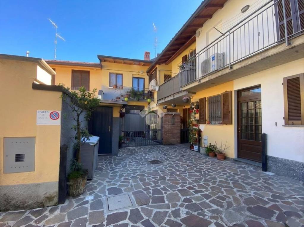 casa indipendente in vendita a Trezzo sull'Adda in zona Concesa