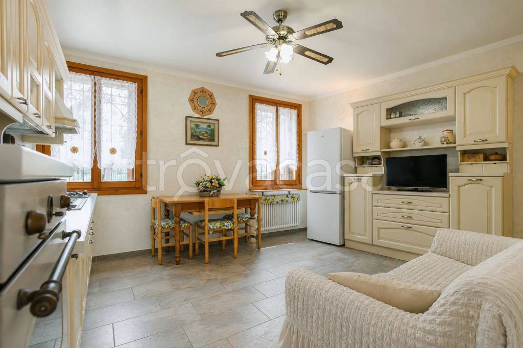 casa indipendente in vendita a Trezzo sull'Adda
