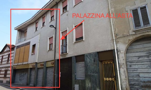 intera palazzina in vendita a Trezzo sull'Adda in zona Concesa