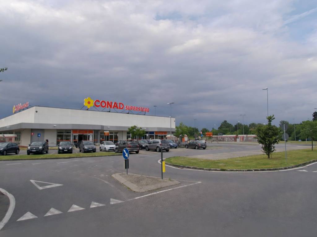 negozio in vendita a Trezzo sull'Adda