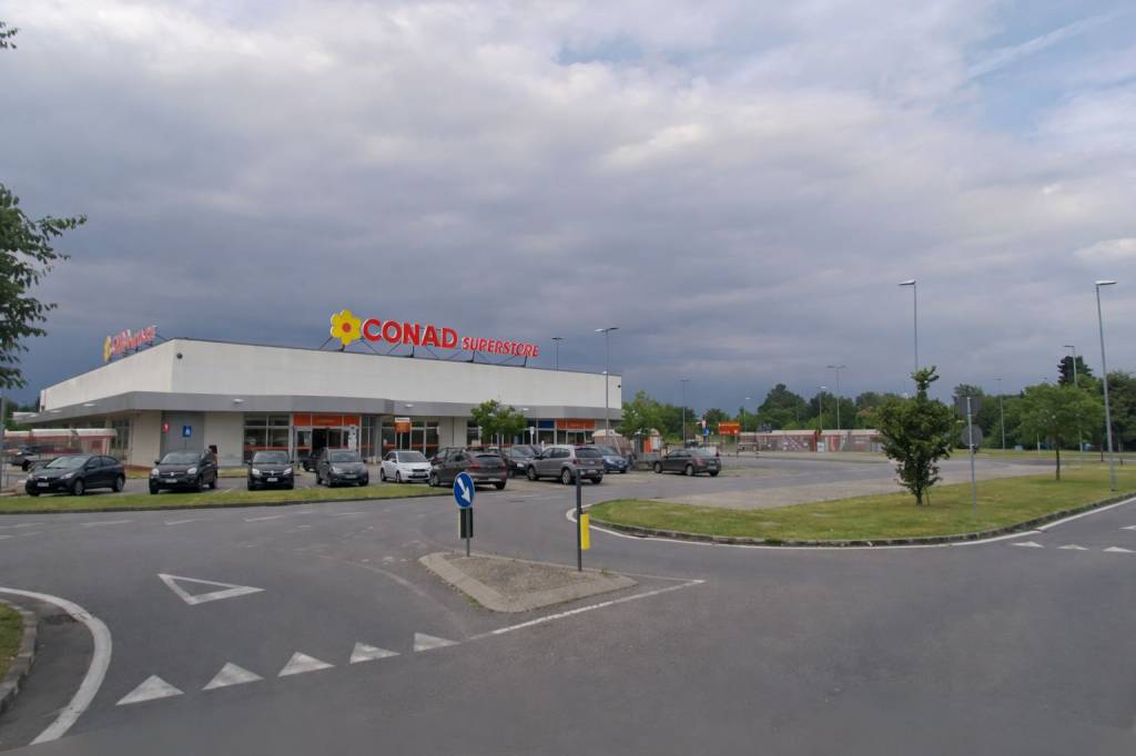 negozio in vendita a Trezzo sull'Adda