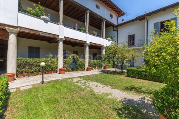appartamento in vendita a Trezzo sull'Adda in zona Concesa