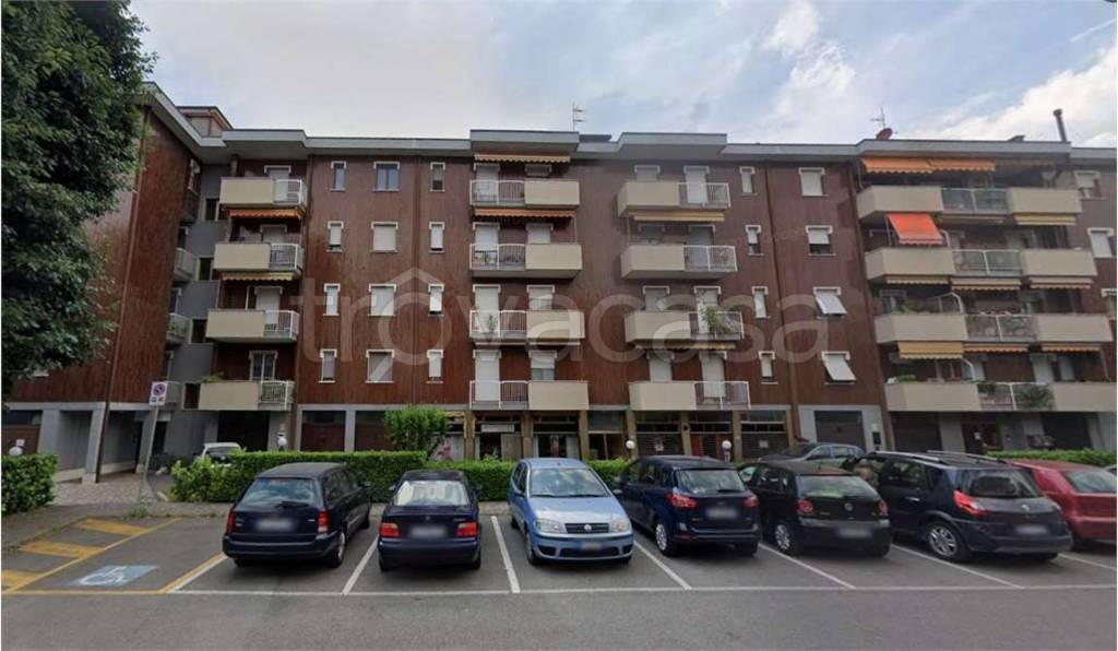 appartamento in vendita a Trezzo sull'Adda in zona Concesa