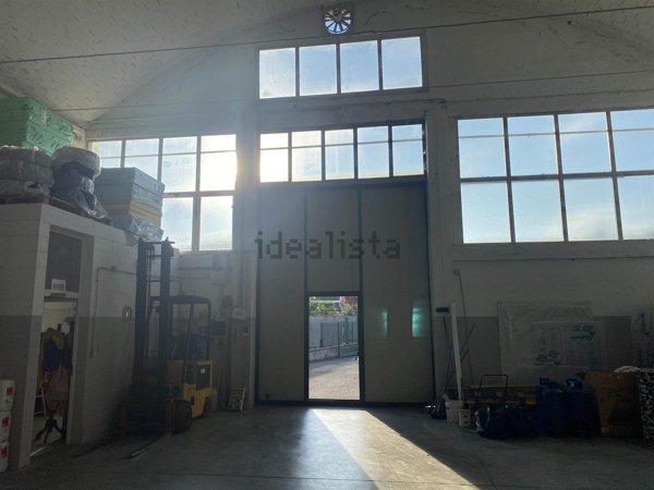 capannone in vendita a Trezzo sull'Adda in zona Concesa