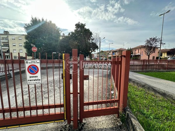 ufficio in vendita a Trezzo sull'Adda in zona Concesa
