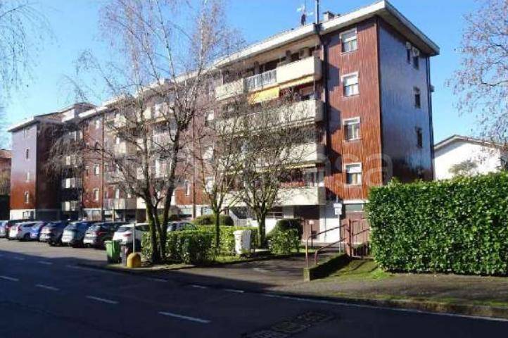 appartamento in vendita a Trezzo sull'Adda in zona Concesa