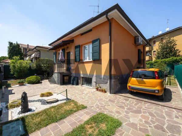 casa indipendente in vendita a Trezzo sull'Adda in zona Concesa