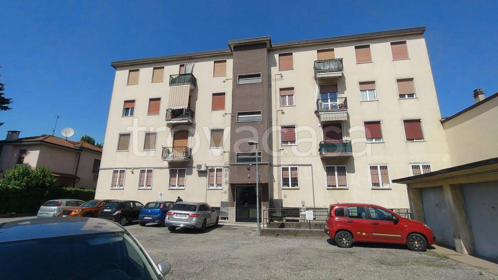 appartamento in vendita a Trezzo sull'Adda in zona Concesa