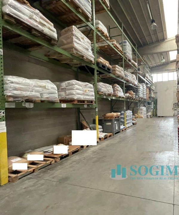 locale commerciale in vendita a Trezzo sull'Adda