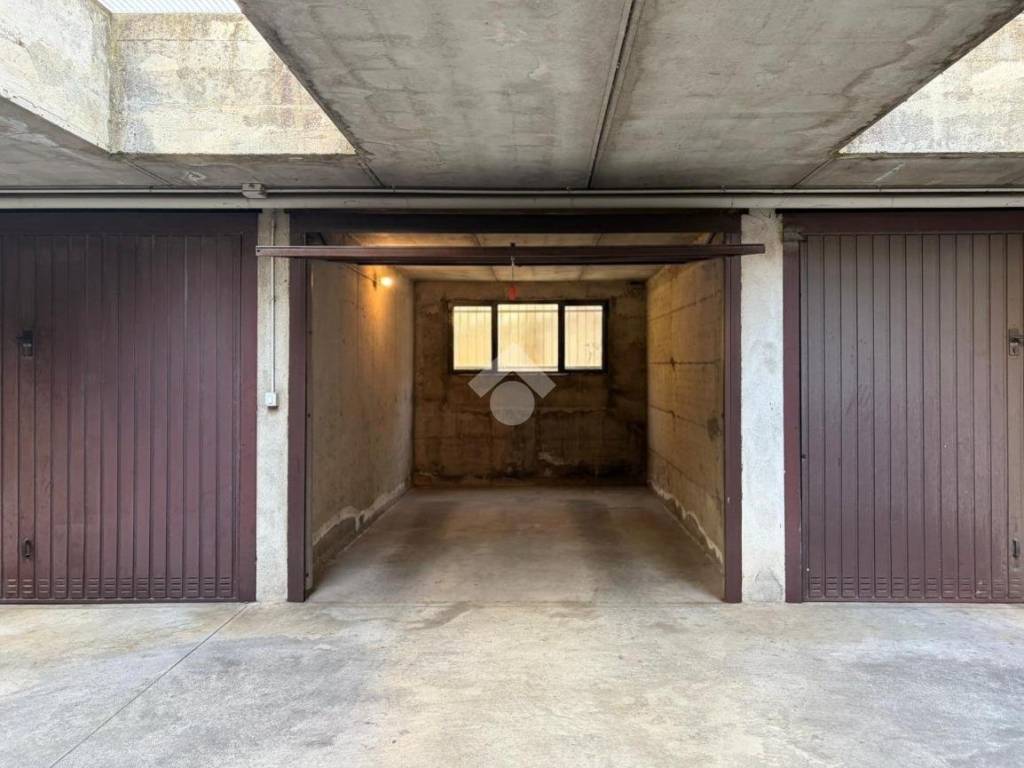 box auto in vendita a Trezzo sull'Adda in zona Concesa