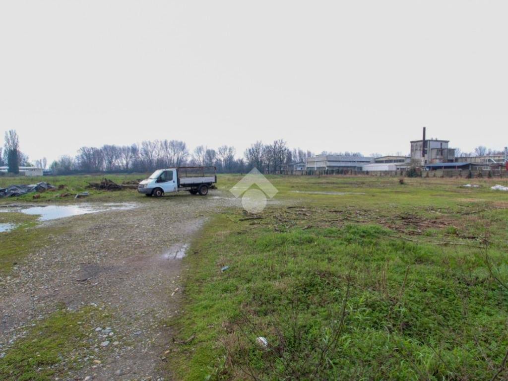 terreno agricolo in vendita a Tribiano
