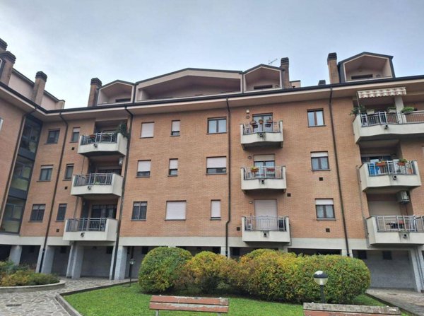 ufficio in vendita a Tribiano