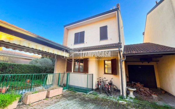 casa indipendente in vendita a Tribiano