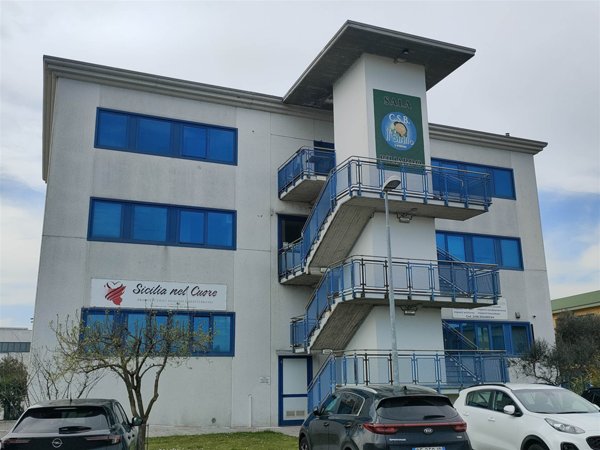 ufficio in vendita a Tribiano