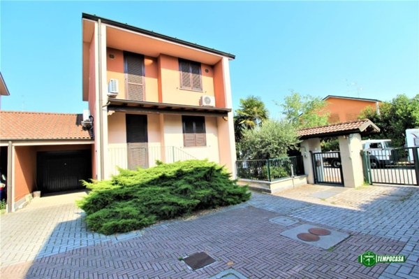 casa indipendente in vendita a Tribiano