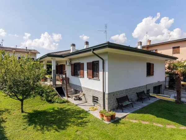 casa indipendente in vendita a Tribiano