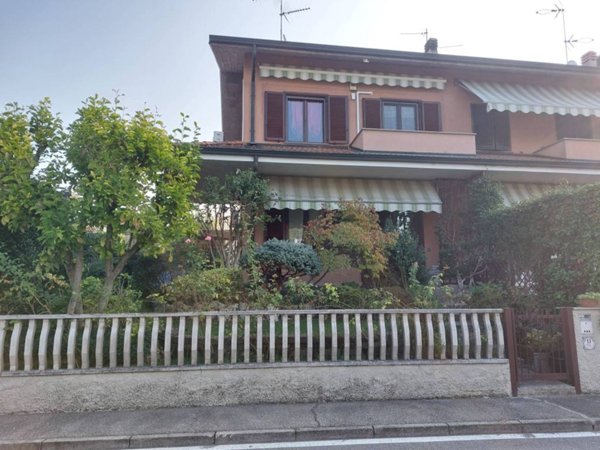 casa indipendente in vendita a Tribiano