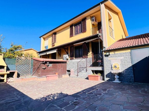 casa indipendente in vendita a Tribiano