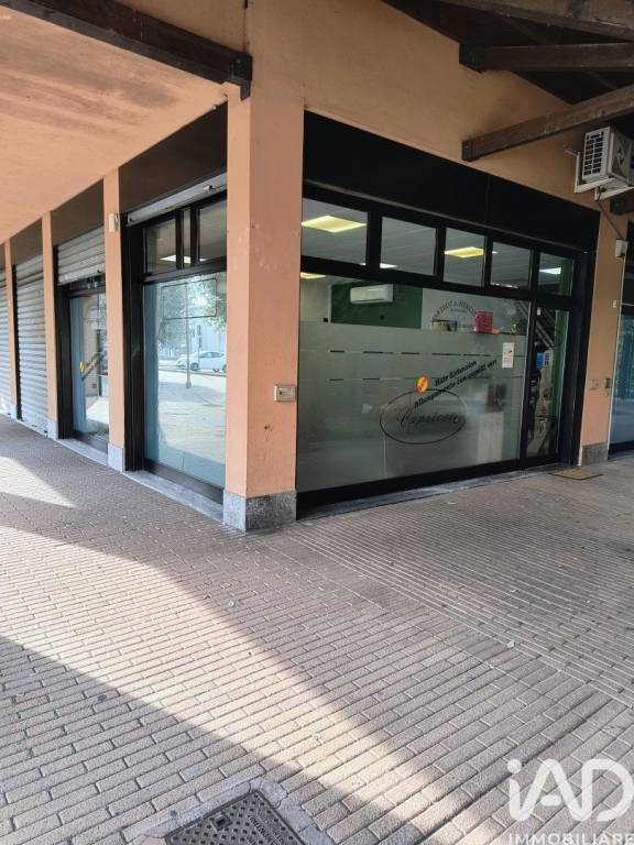 negozio in vendita a Tribiano