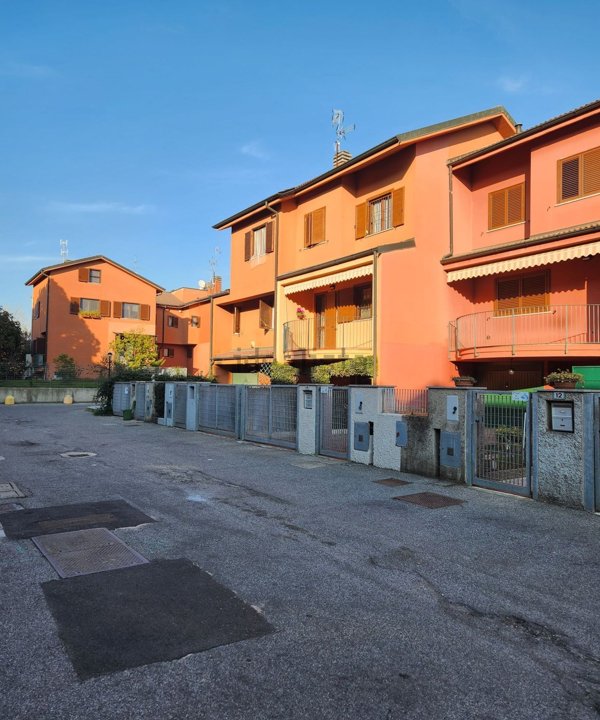 casa indipendente in vendita a Tribiano