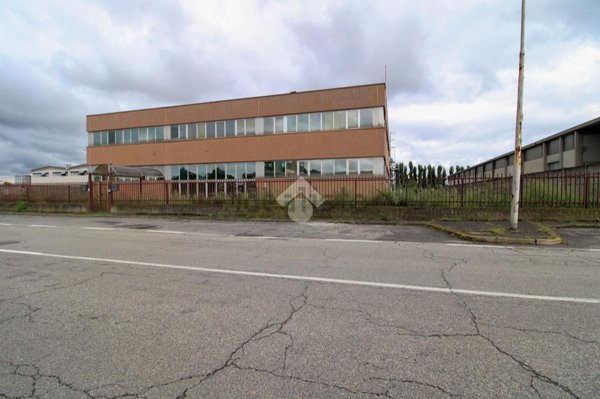 ufficio in vendita a Tribiano