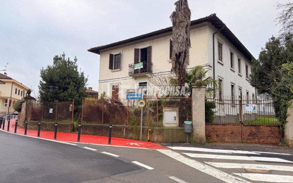 casa indipendente in vendita a Tribiano