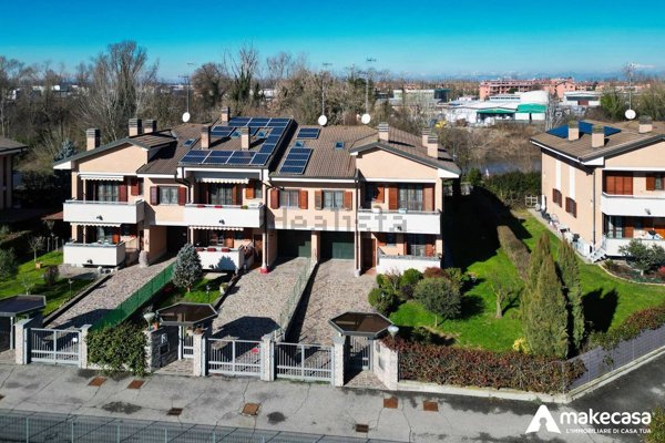 casa indipendente in vendita a Tribiano