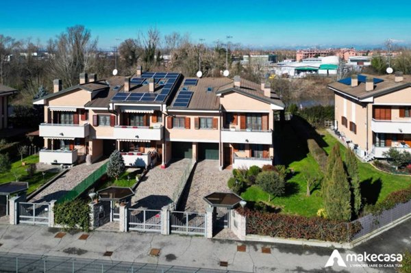 casa indipendente in vendita a Tribiano