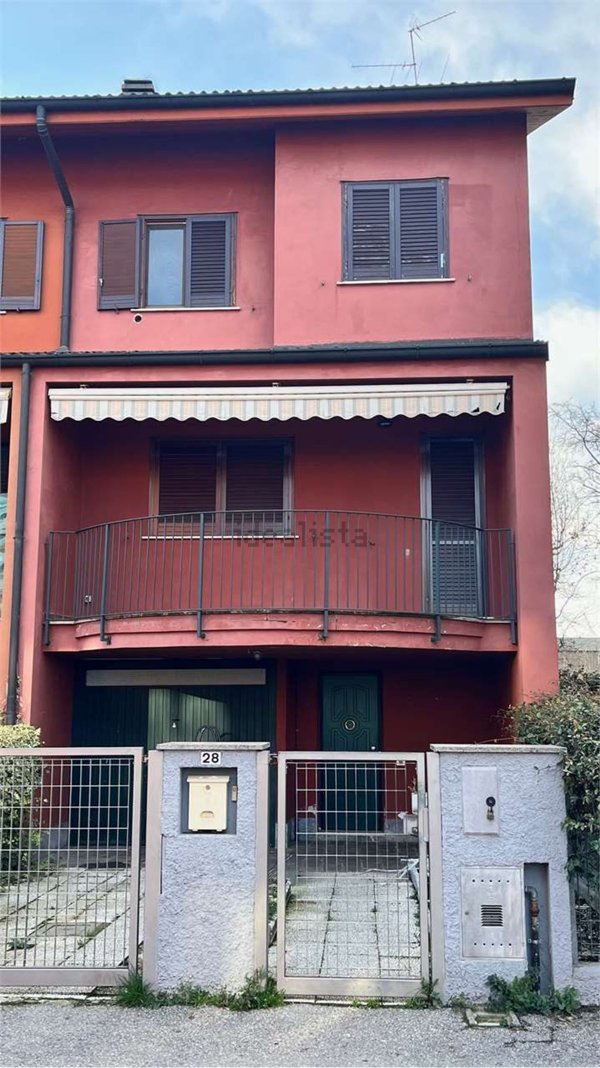 casa indipendente in vendita a Tribiano