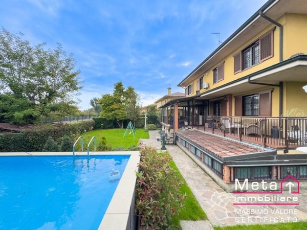 casa indipendente in vendita a Tribiano