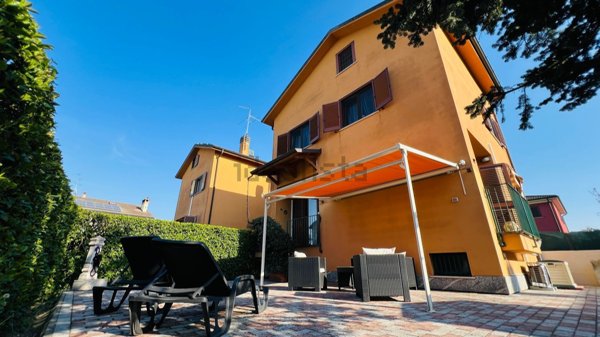 casa indipendente in vendita a Tribiano